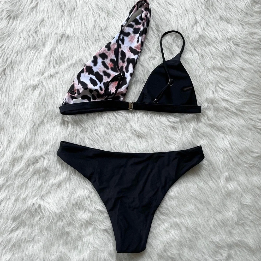 NWOT Black Leopard Print One Shoulder Bikini Size Medium - Picture 4 of 6